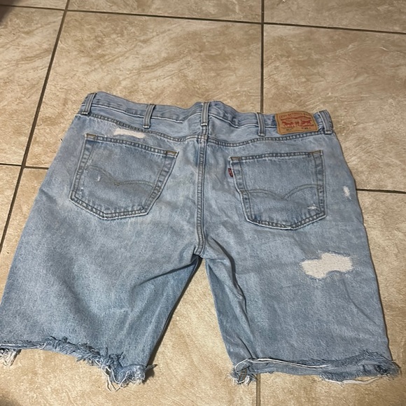Levi’s Ripped Denim Shorts - Picture 4 of 6